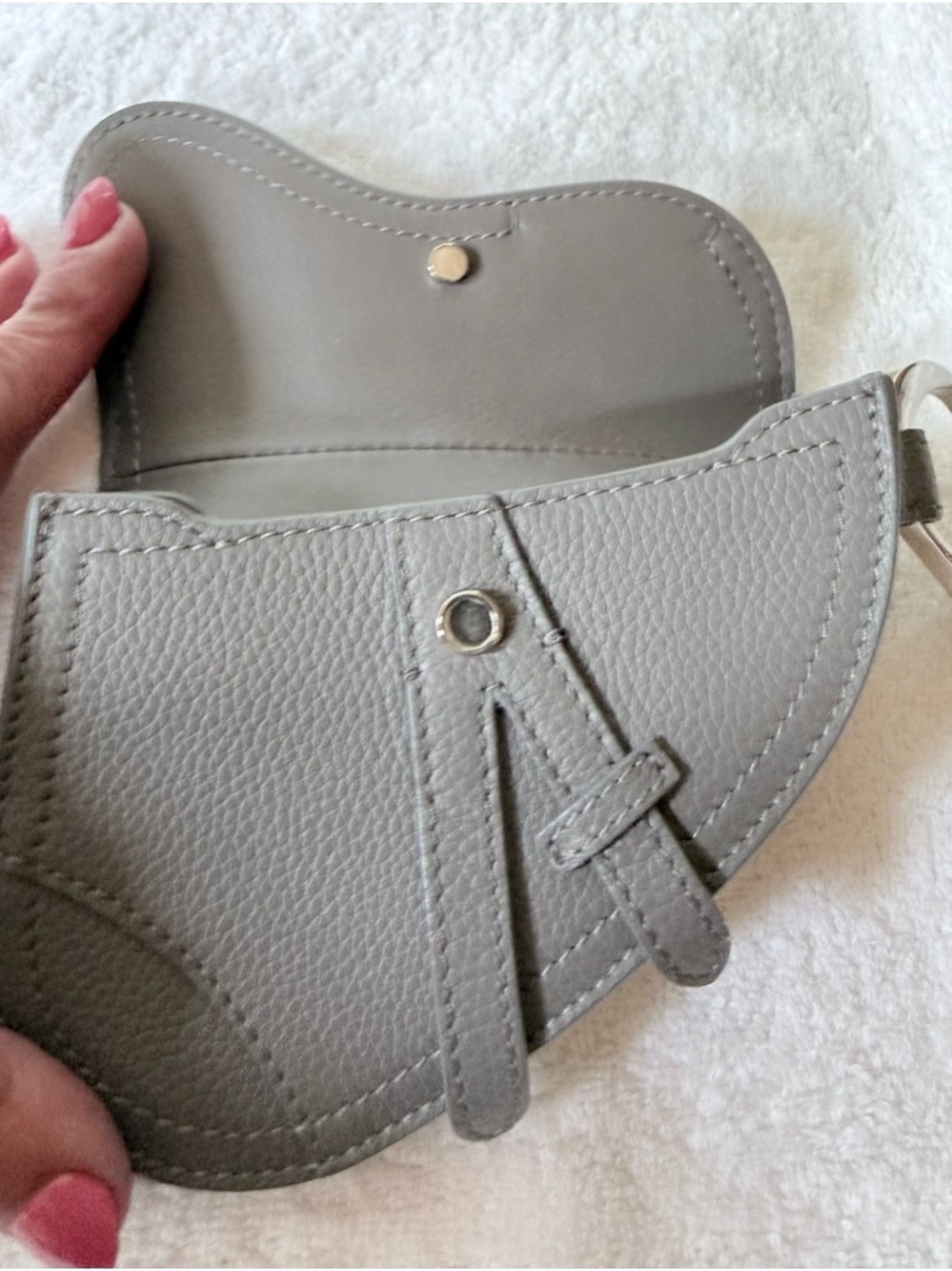 Christian Dior Saddle Key Ring Coin Pouch in grained calfskin leather. - Picture 6 of 10